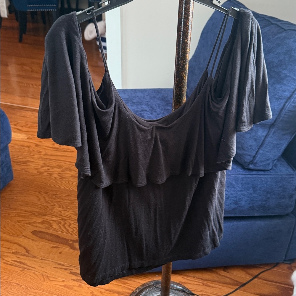 NWOT Sweet Pea from NY & Co. Ruffle Shoulder Top